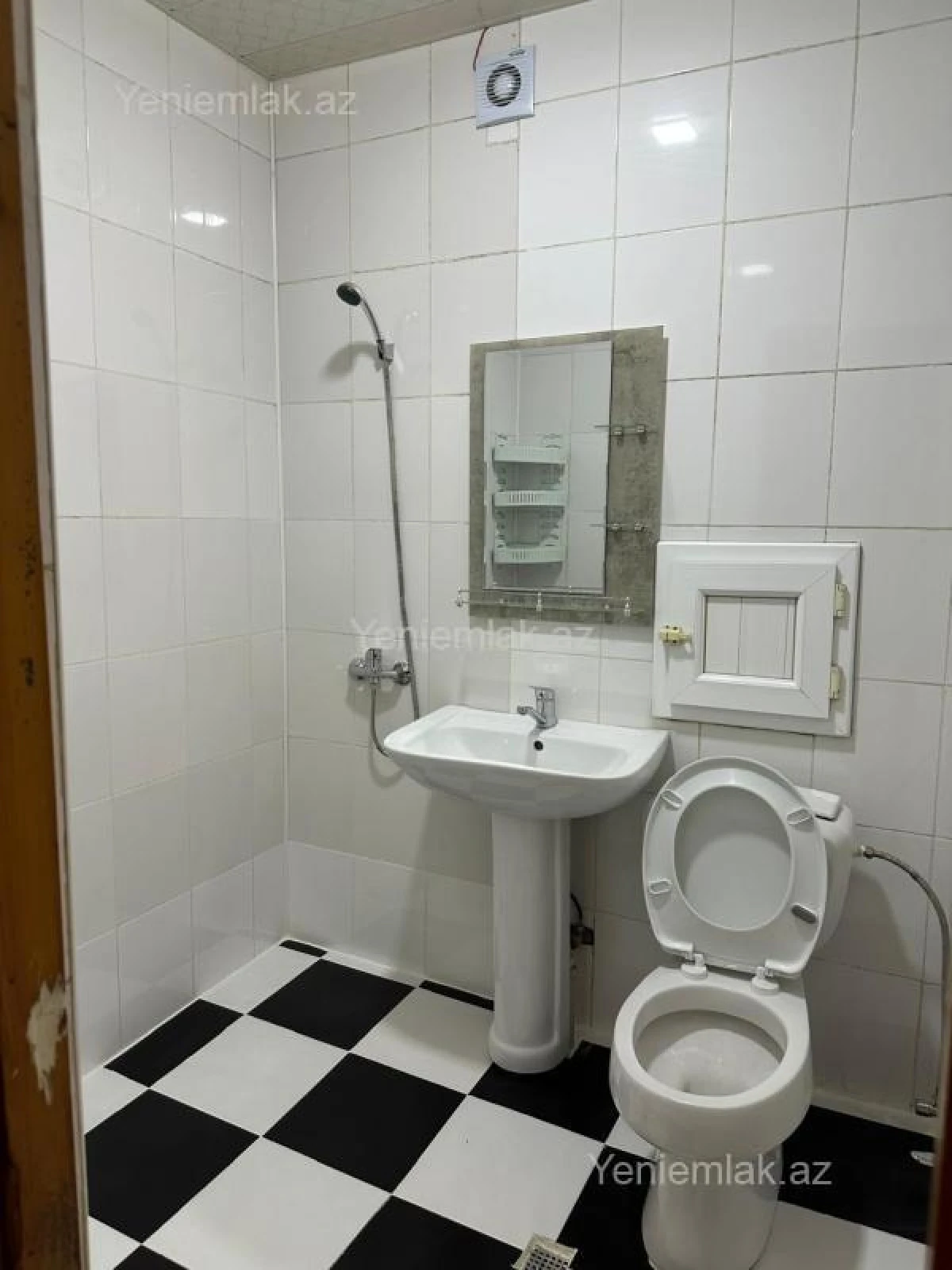 Satılır 1 otaqlı köhnə tikili 44 m²