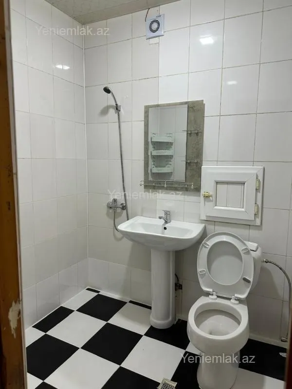 Satılır 1 otaqlı köhnə tikili 44 m²