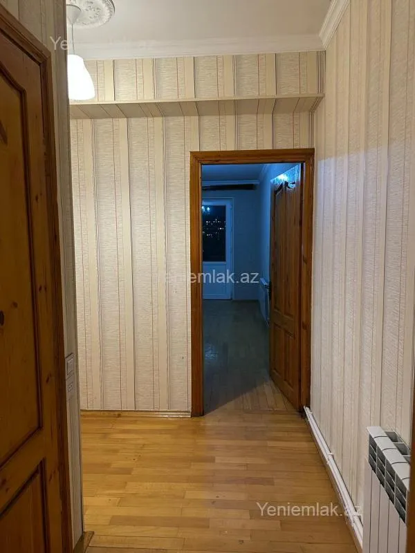 Satılır 1 otaqlı köhnə tikili 44 m²