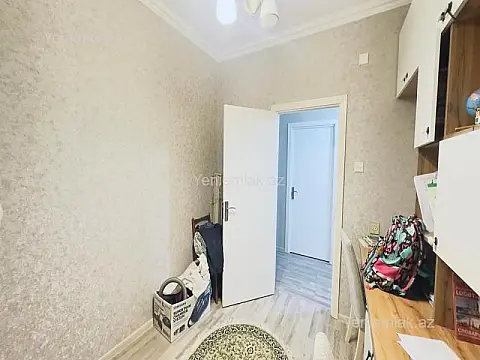 Satılır 4 otaqlı köhnə tikili 80 m²