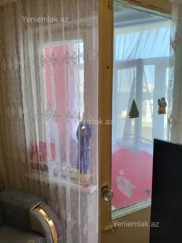 Satılır 1 otaqlı köhnə tikili 33 m²