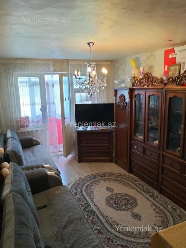 Satılır 1 otaqlı köhnə tikili 33 m²