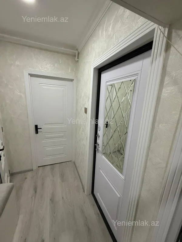 Satılır 2 otaqlı köhnə tikili 65 m²