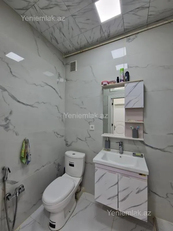Satılır 3 otaqlı köhnə tikili 75 m²