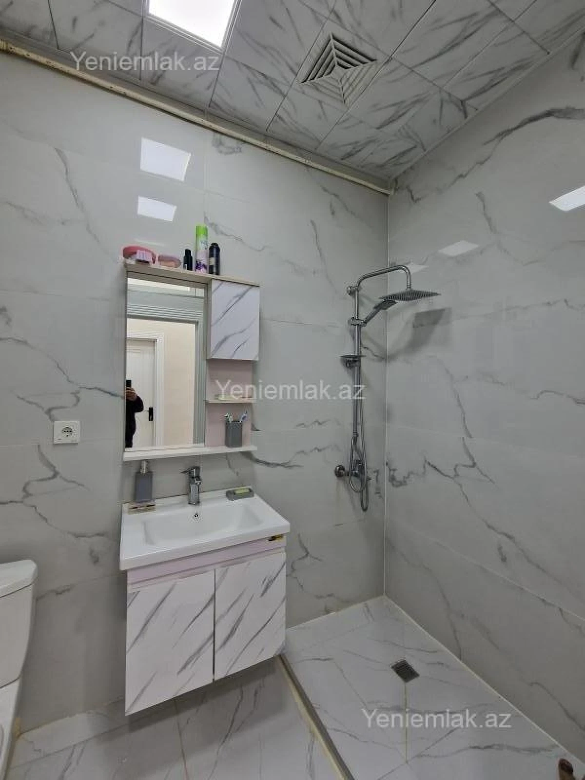 Satılır 3 otaqlı köhnə tikili 75 m²