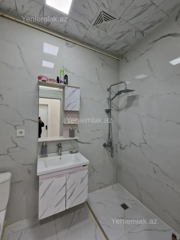 Satılır 3 otaqlı köhnə tikili 75 m²