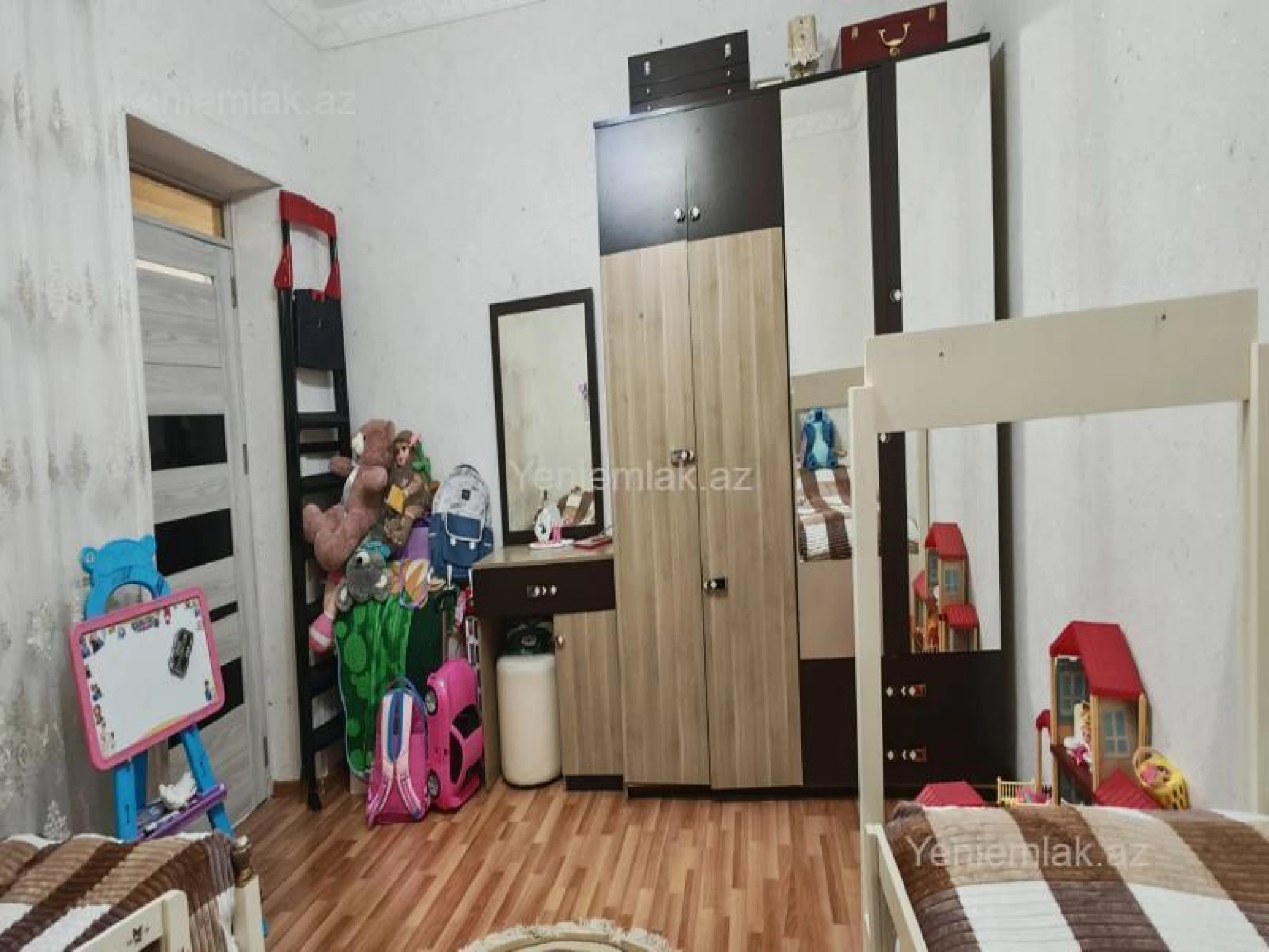 Satılır 4 otaqlı həyət evi 200 m²