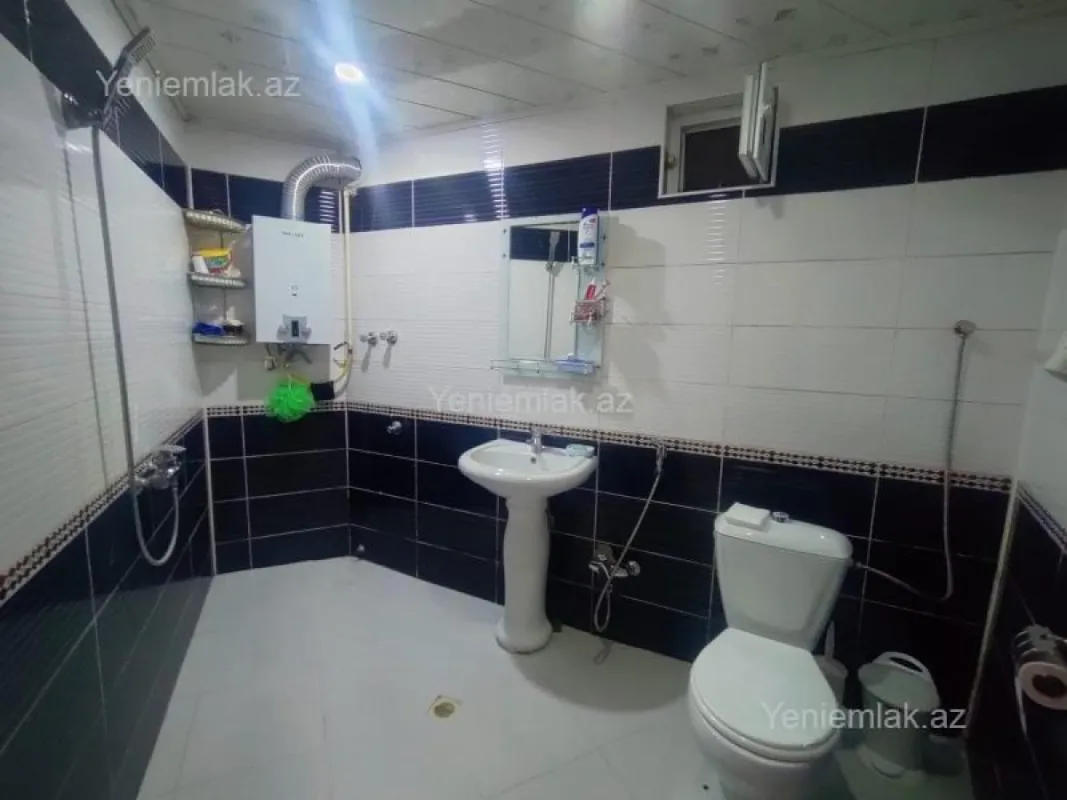 Satılır 4 otaqlı həyət evi 200 m²