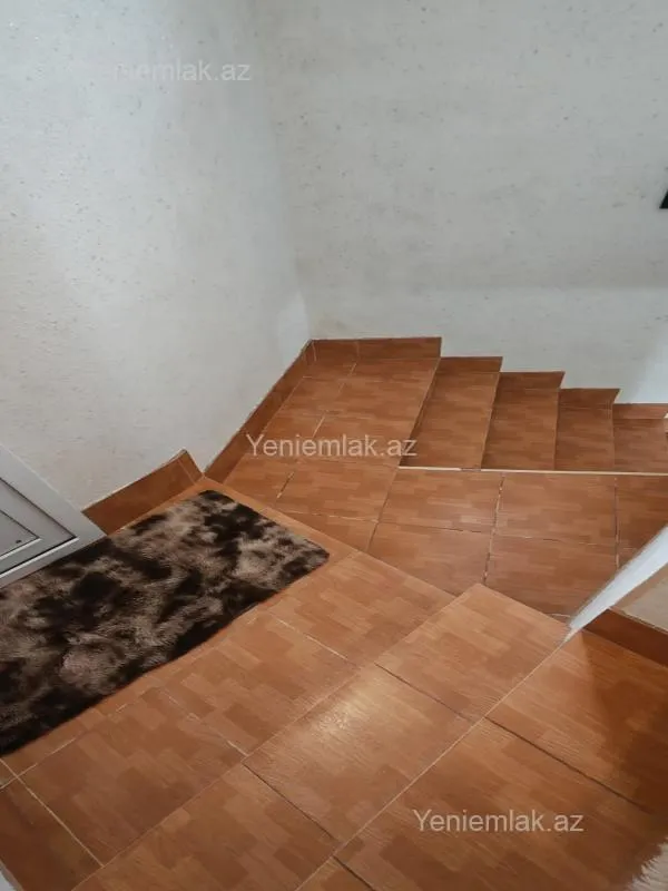 Satılır 4 otaqlı həyət evi 200 m²