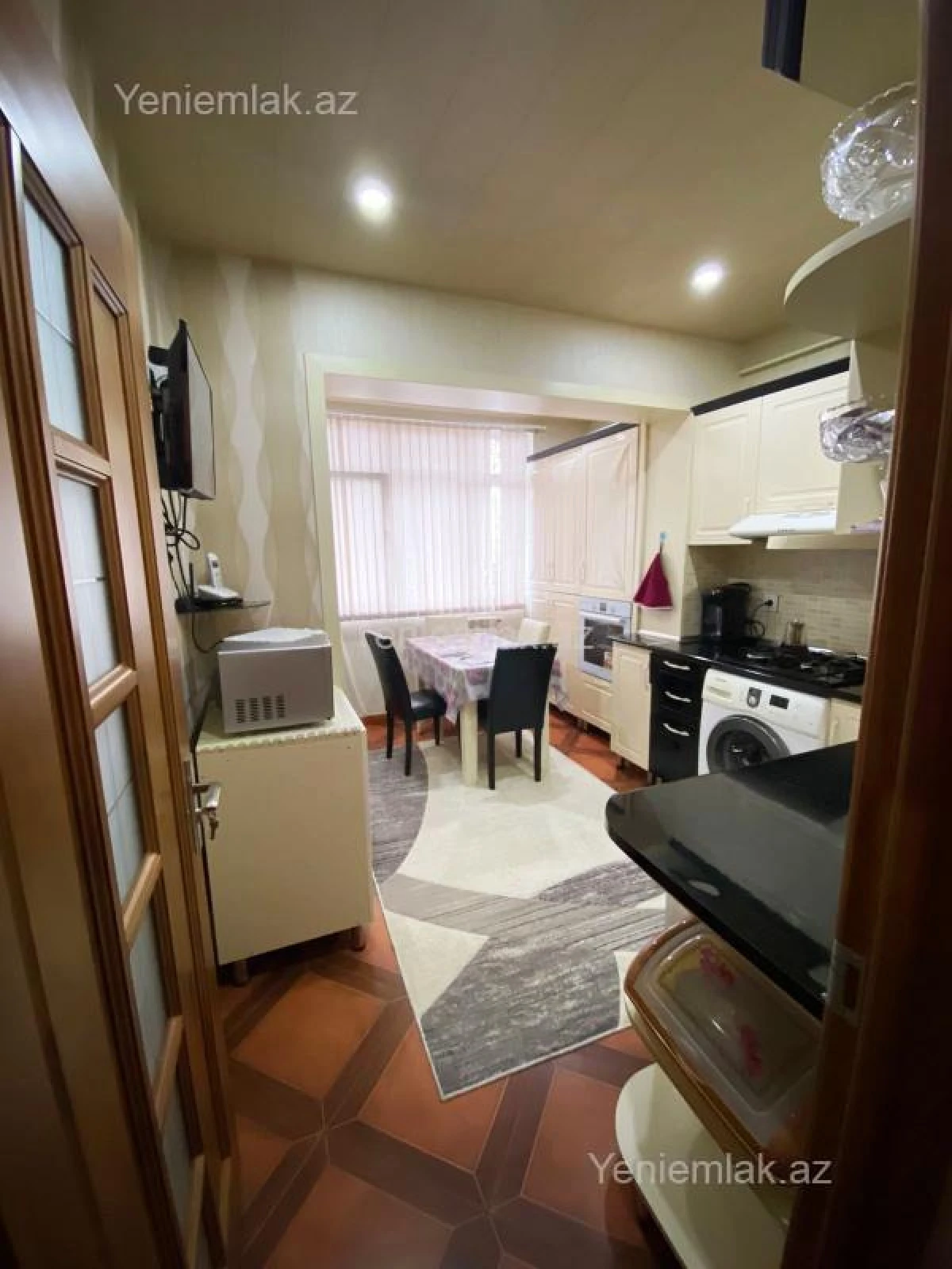 Satılır 2 otaqlı köhnə tikili 60 m²