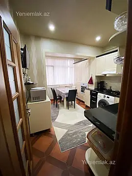 Satılır 2 otaqlı köhnə tikili 60 m²