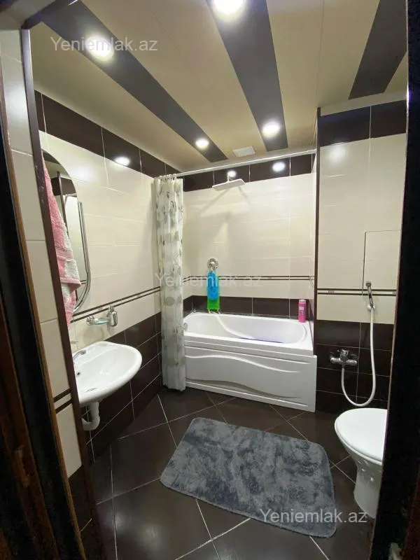 Satılır 2 otaqlı köhnə tikili 60 m²