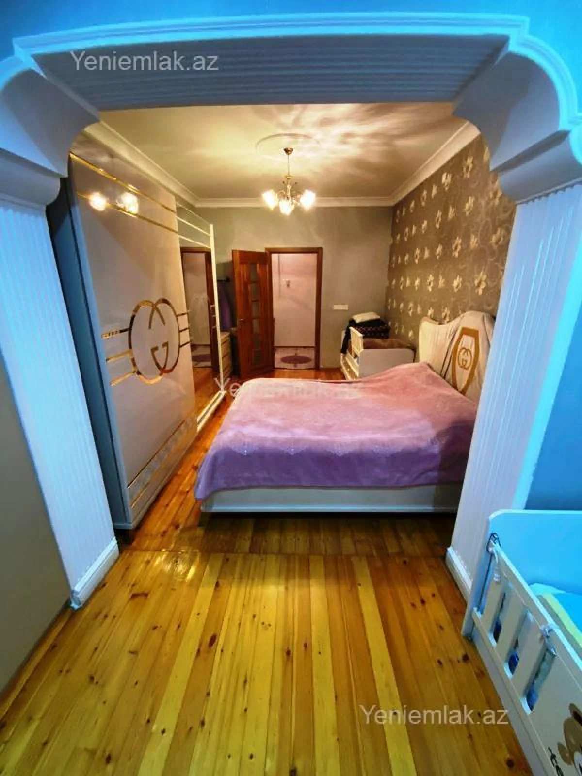 Satılır 2 otaqlı köhnə tikili 60 m²