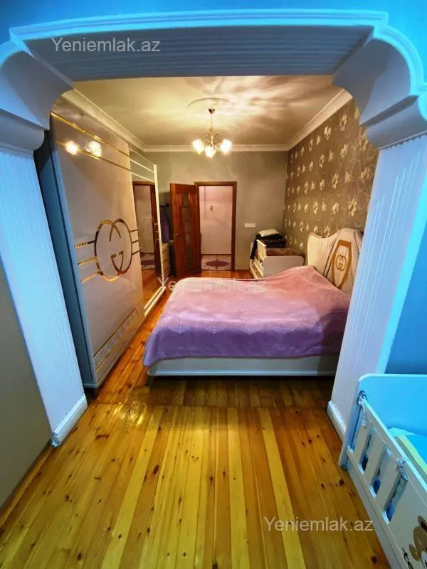 Satılır 2 otaqlı köhnə tikili 60 m²