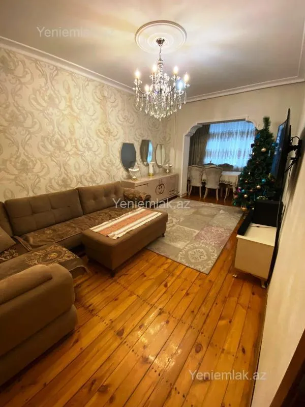 Satılır 2 otaqlı köhnə tikili 60 m²