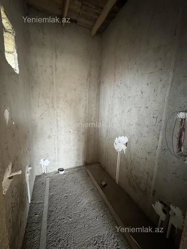 Satılır 6 otaqlı həyət evi 220 m²