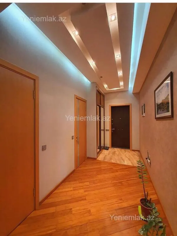 Satılır 3 otaqlı yeni tikili 95 m²