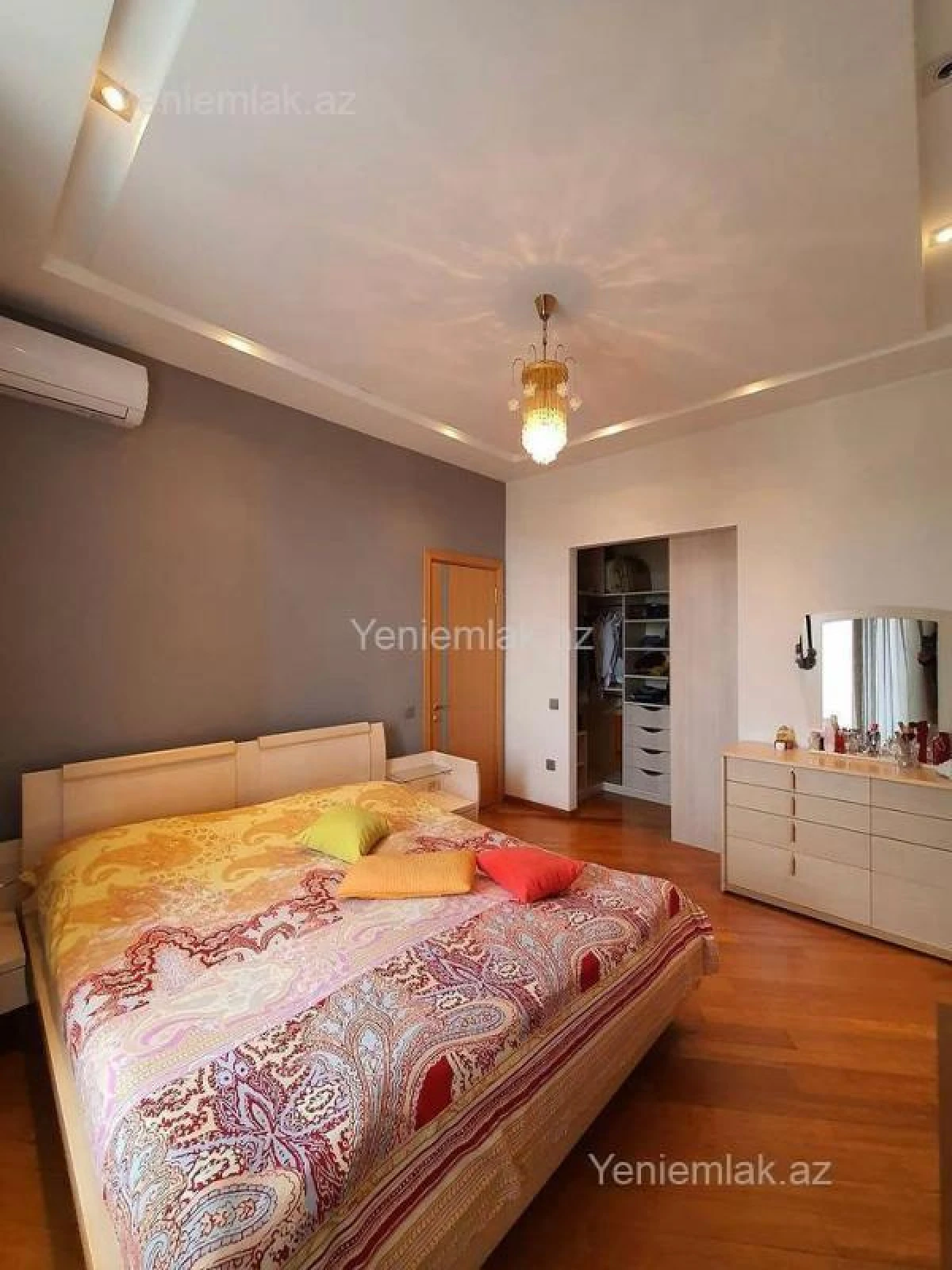 Satılır 3 otaqlı yeni tikili 95 m²