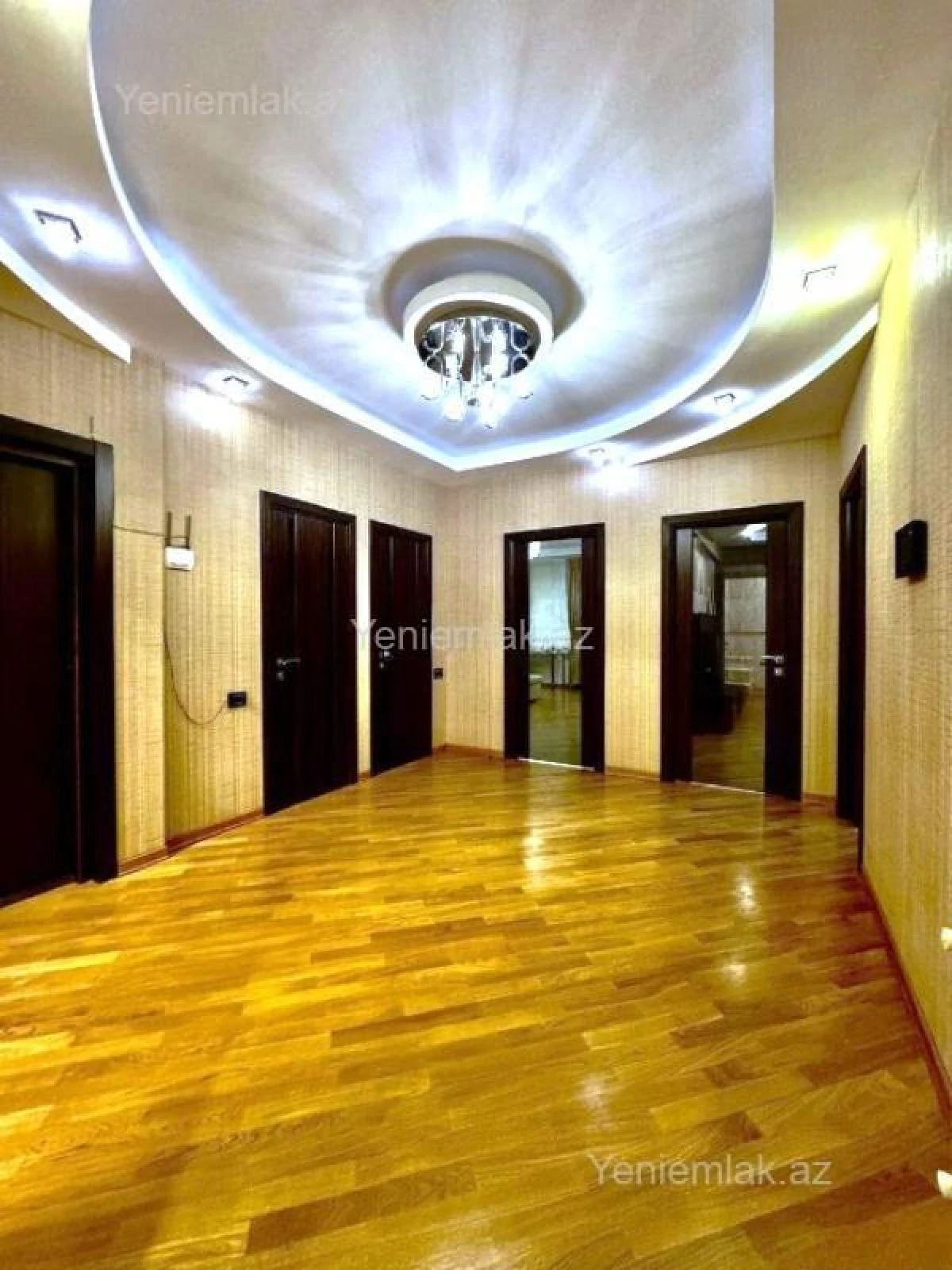 Satılır 3 otaqlı yeni tikili 145 m²