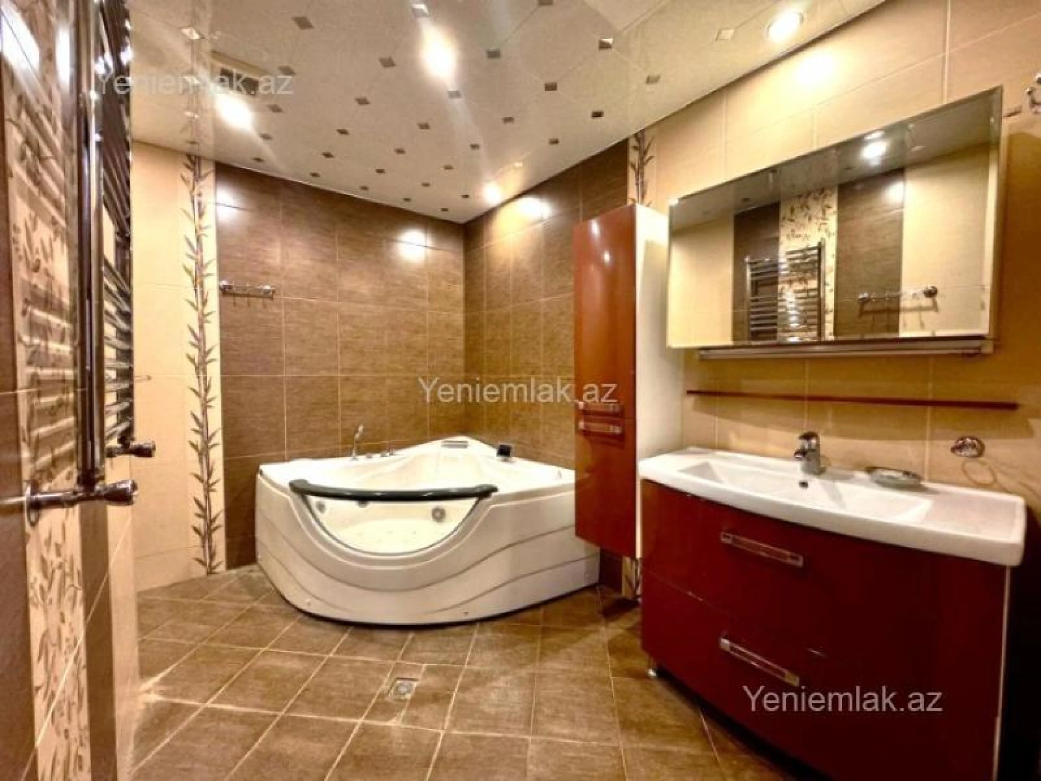 Satılır 3 otaqlı yeni tikili 145 m²