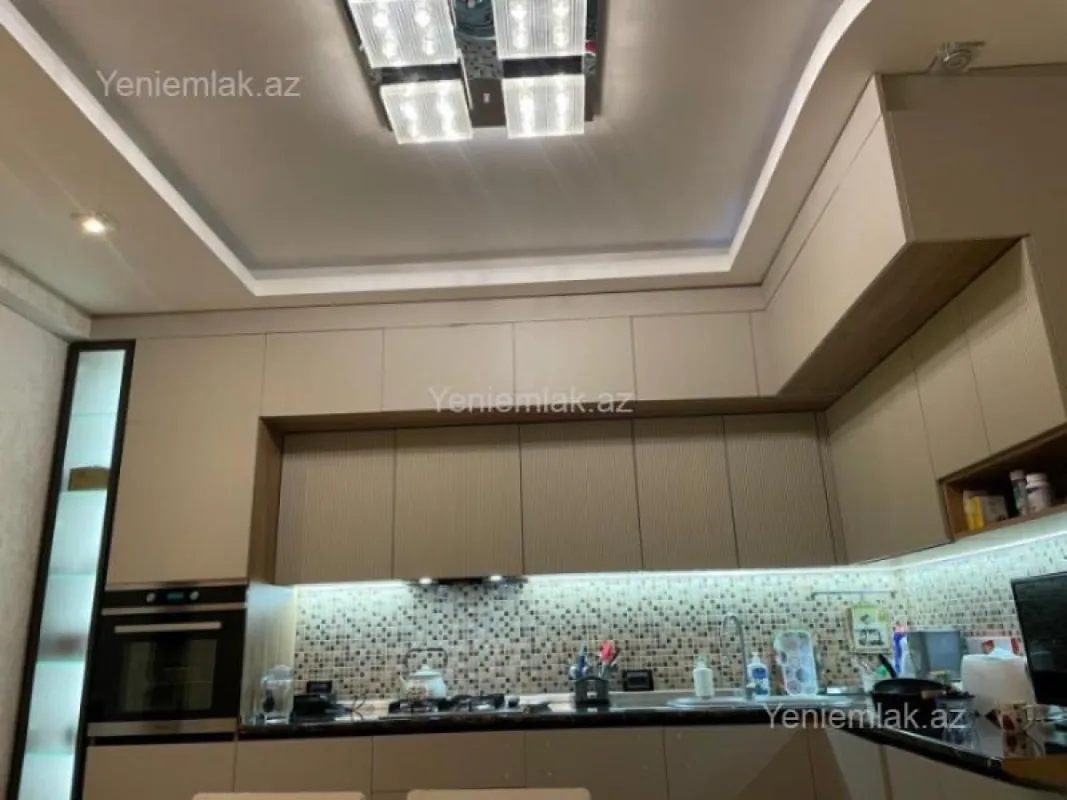 Satılır 3 otaqlı yeni tikili 145 m²