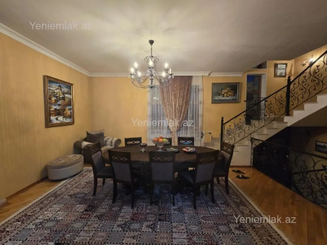 Satılır 7 otaqlı həyət evi 600 m²