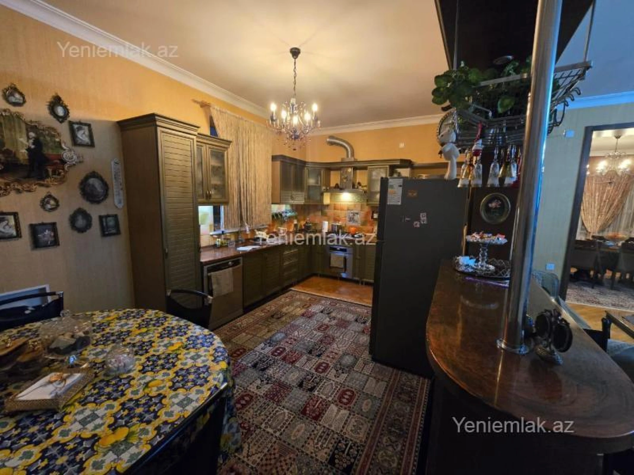 Satılır 7 otaqlı həyət evi 600 m²