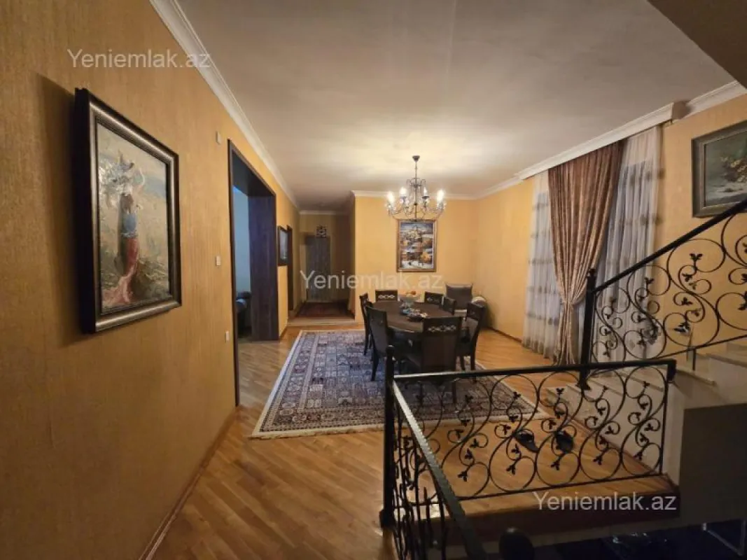 Satılır 7 otaqlı həyət evi 600 m²