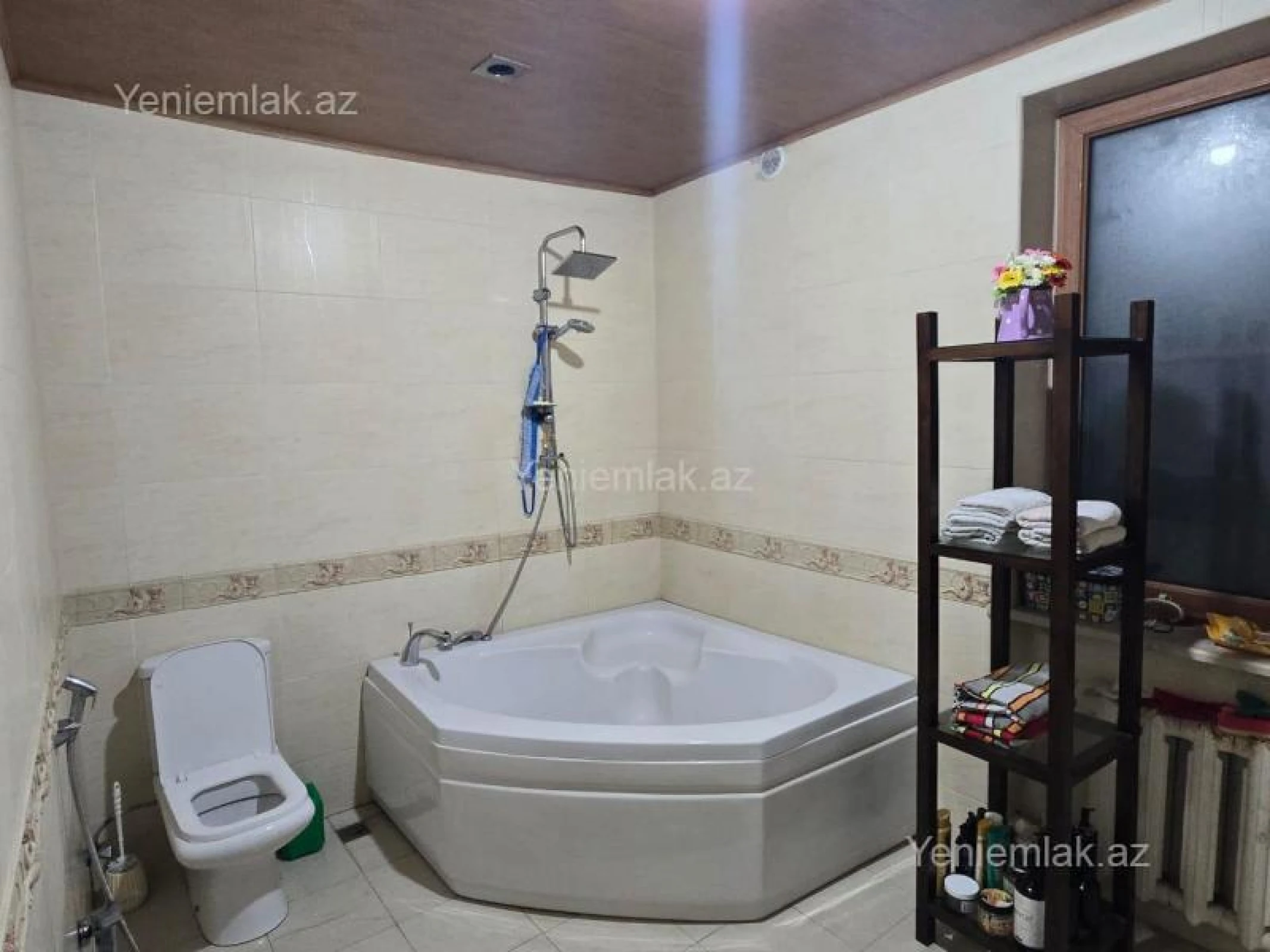 Satılır 7 otaqlı həyət evi 600 m²