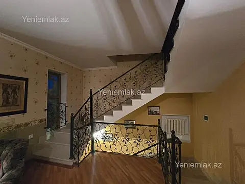 Satılır 7 otaqlı həyət evi 600 m²