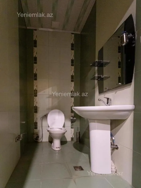 Satılır 9 otaqlı həyət evi 600 m²