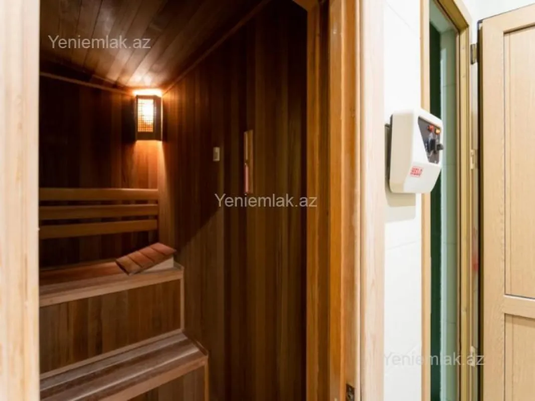 Satılır 9 otaqlı həyət evi 600 m²