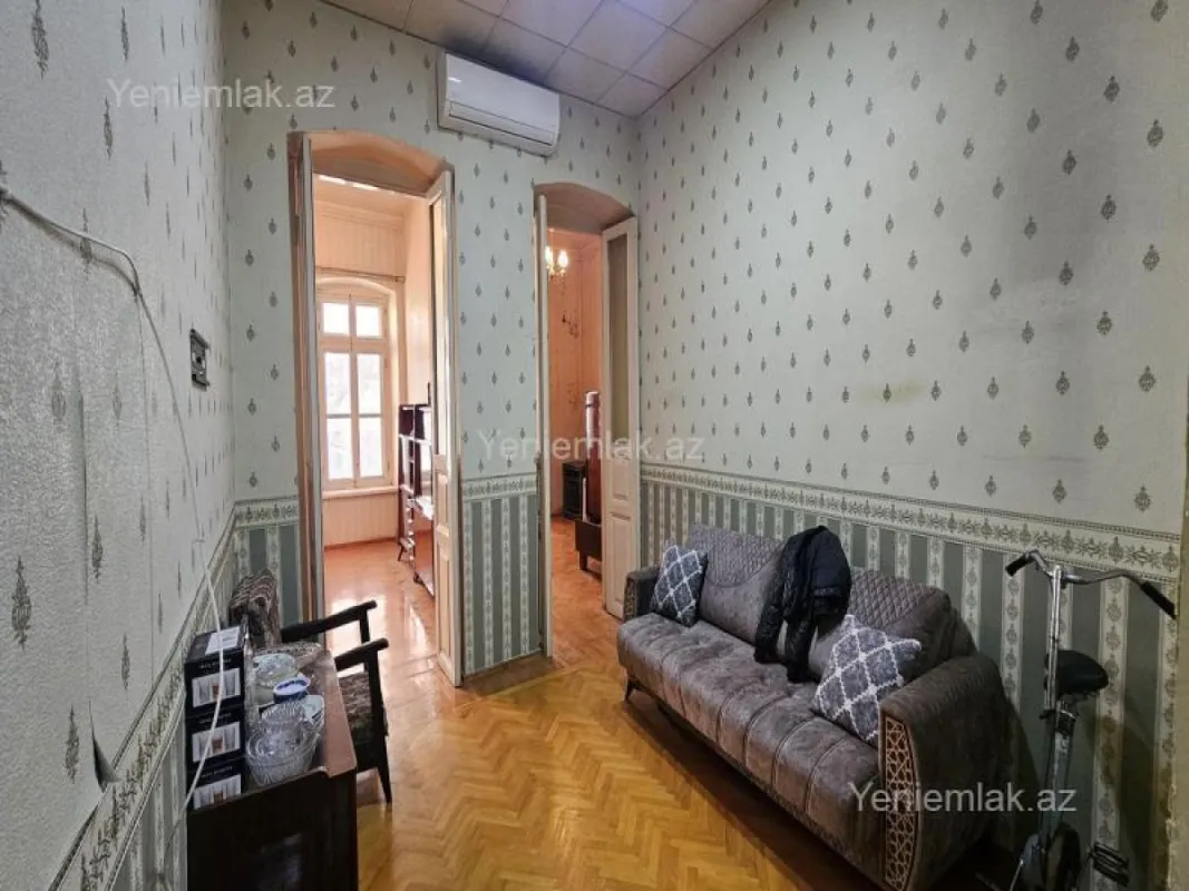 Satılır 3 otaqlı köhnə tikili 52 m²