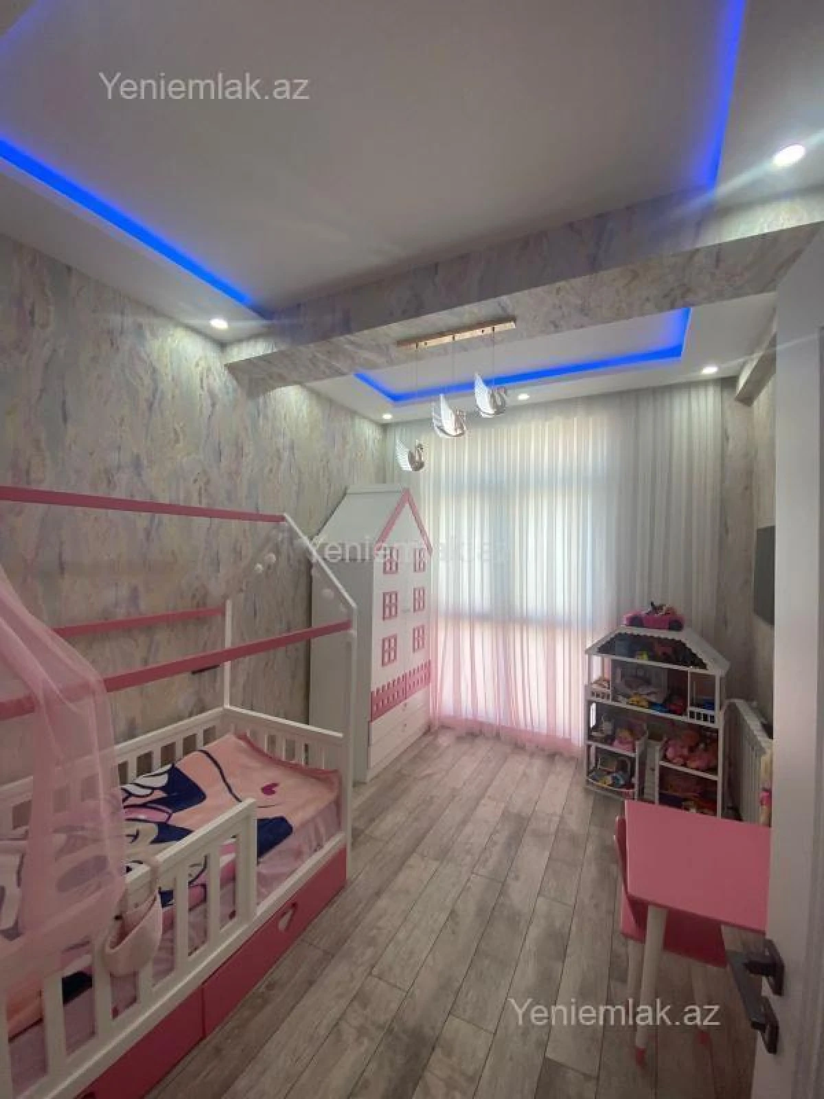 Satılır 3 otaqlı yeni tikili 127.4 m²