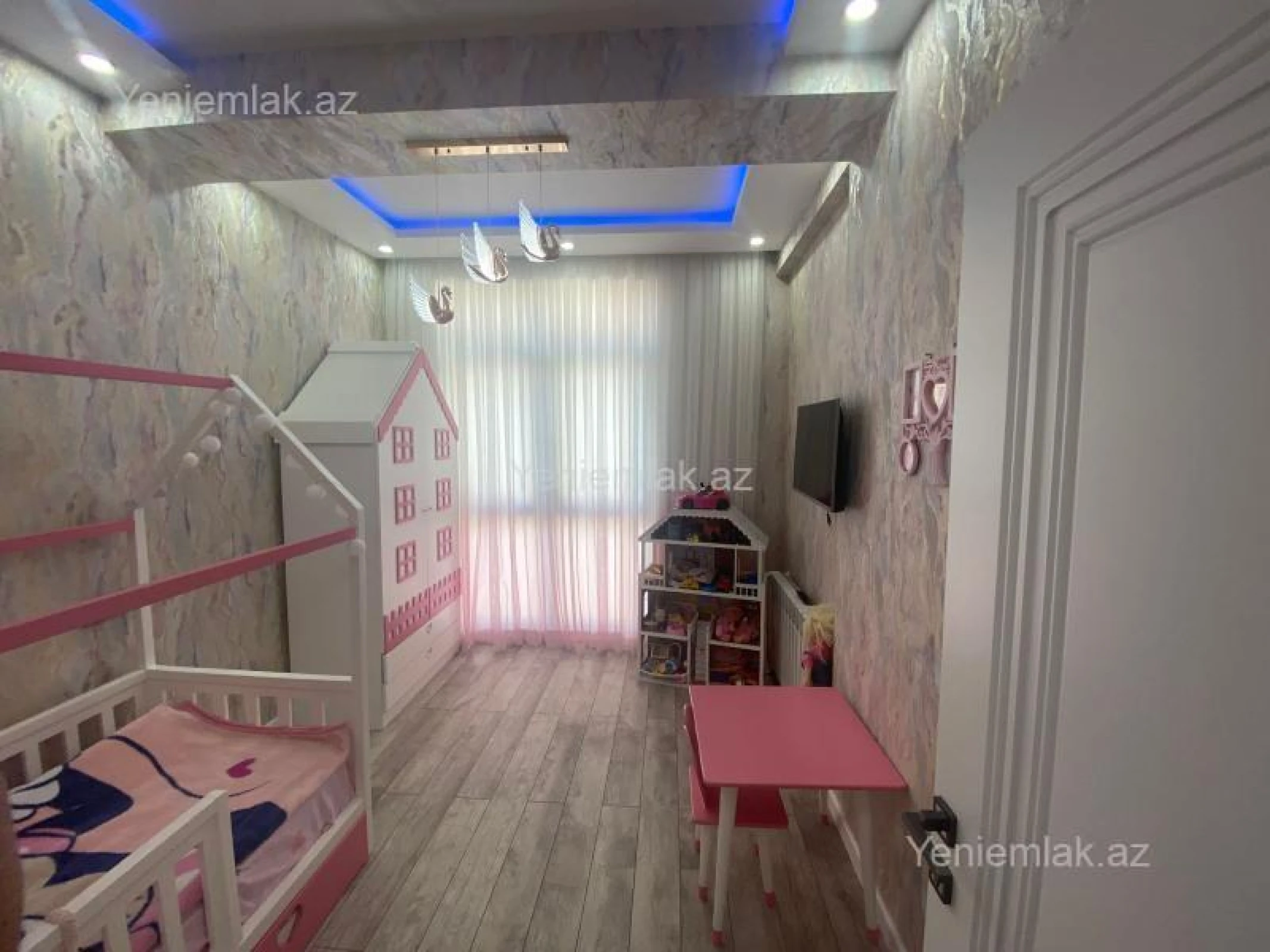 Satılır 3 otaqlı yeni tikili 127.4 m²