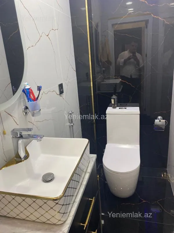 Satılır 3 otaqlı yeni tikili 127.4 m²