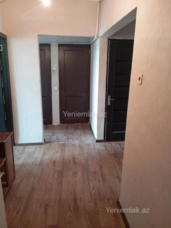 Satılır 3 otaqlı köhnə tikili 75 m²