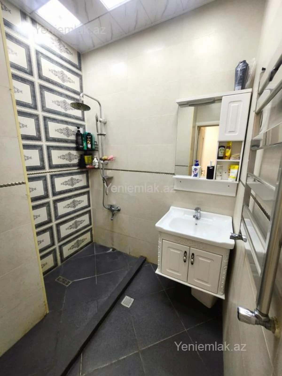 Satılır 2 otaqlı yeni tikili 85 m²