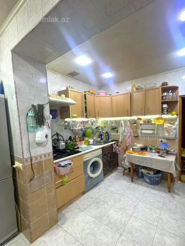 Satılır 3 otaqlı köhnə tikili 80 m²