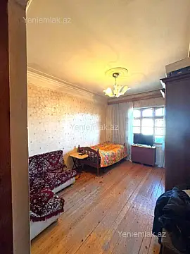 Satılır 3 otaqlı köhnə tikili 80 m²