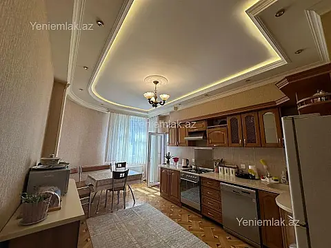 Satılır 3 otaqlı yeni tikili 140 m²