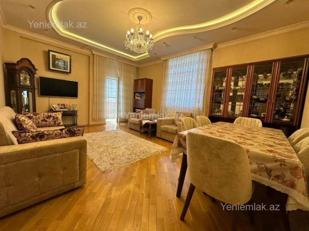 Satılır 3 otaqlı yeni tikili 140 m²