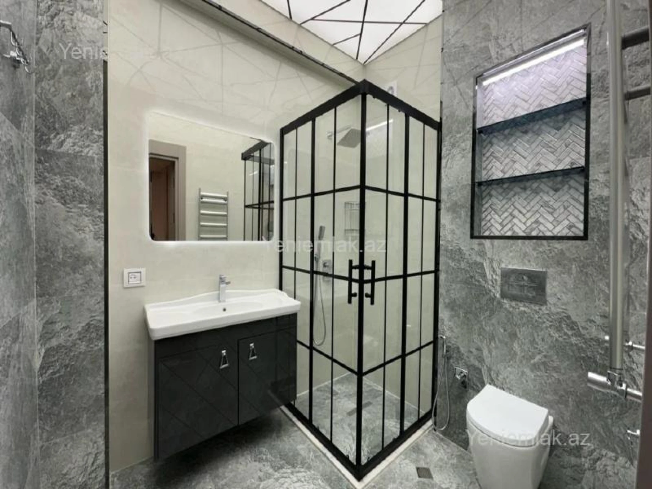 Satılır 4 otaqlı yeni tikili 245 m²