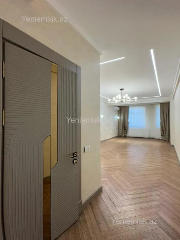 Satılır 4 otaqlı yeni tikili 245 m²