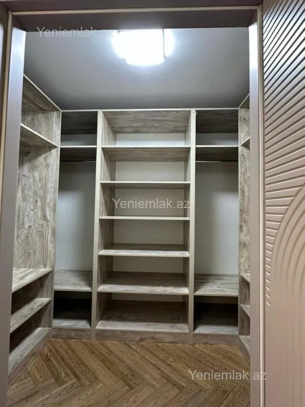 Satılır 4 otaqlı yeni tikili 245 m²