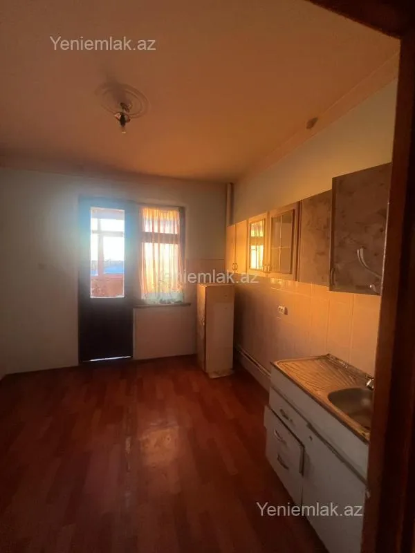 Satılır 5 otaqlı köhnə tikili 102.93 m²