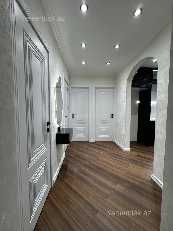 Satılır 2 otaqlı köhnə tikili 65 m²