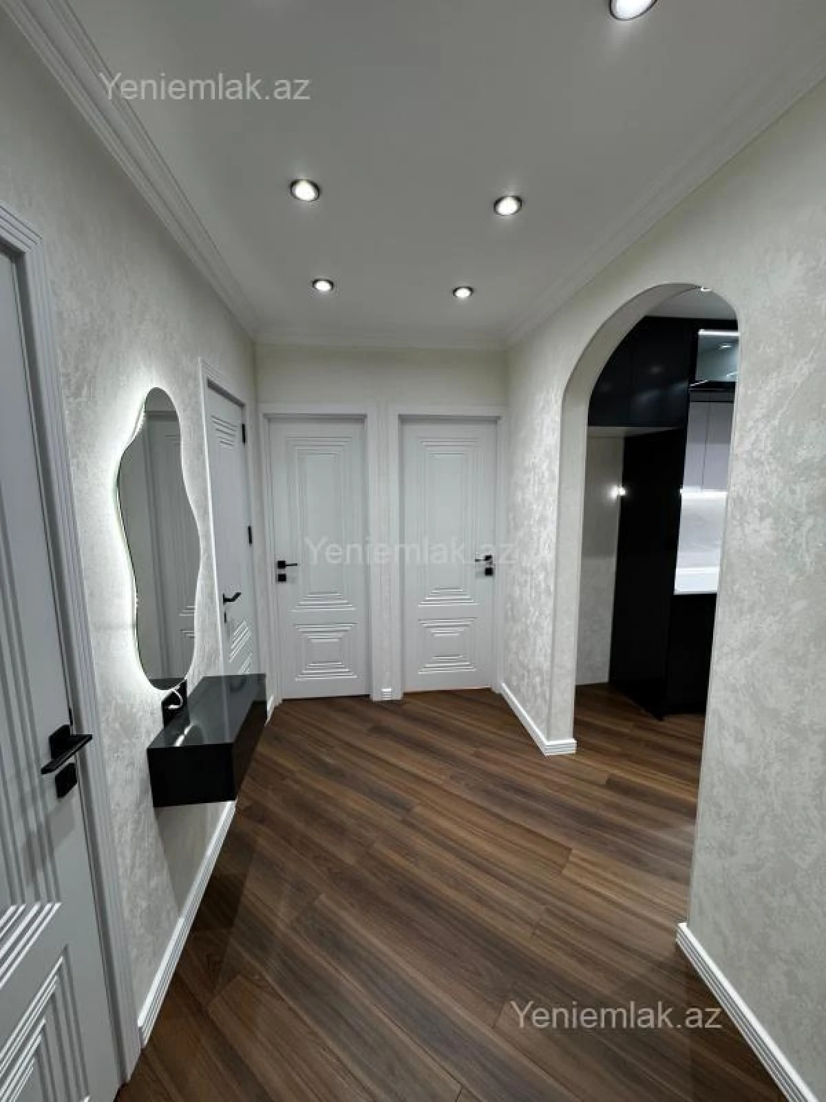 Satılır 2 otaqlı köhnə tikili 65 m²