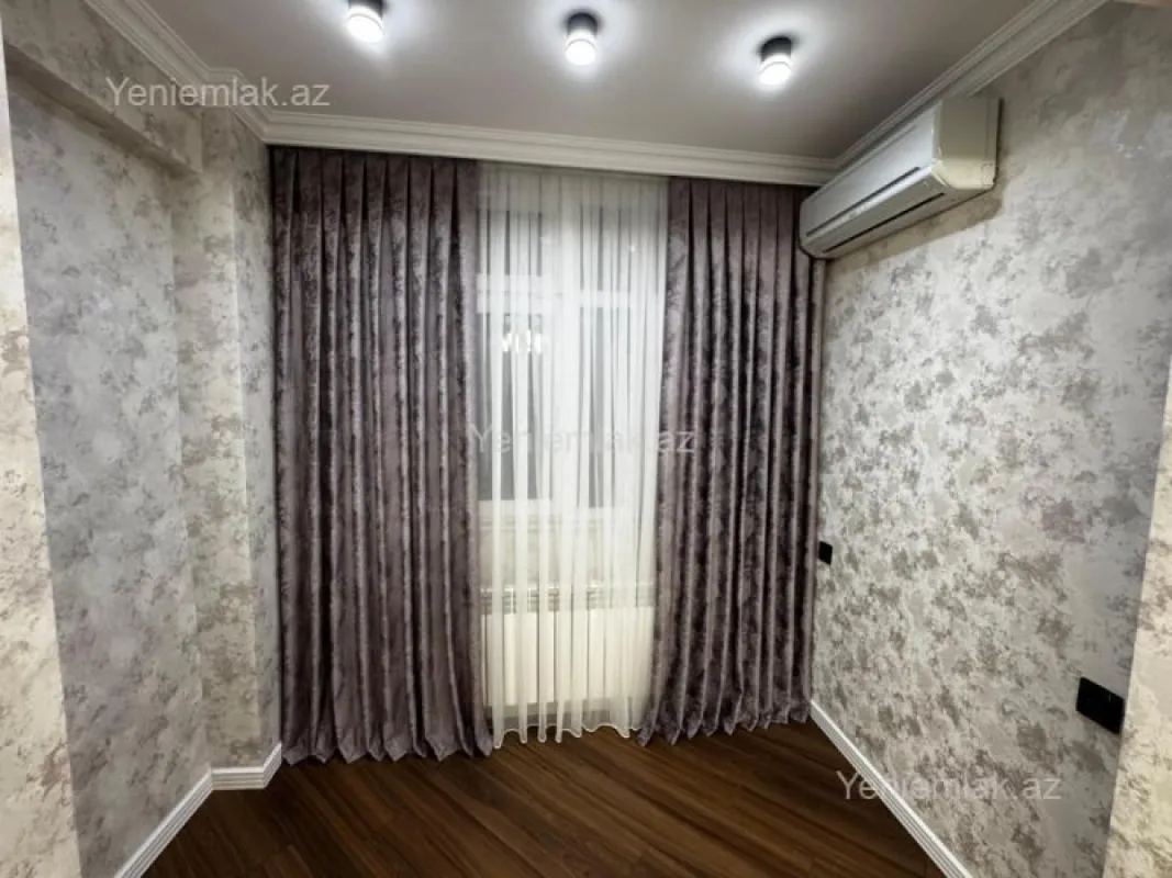 Satılır 2 otaqlı köhnə tikili 65 m²