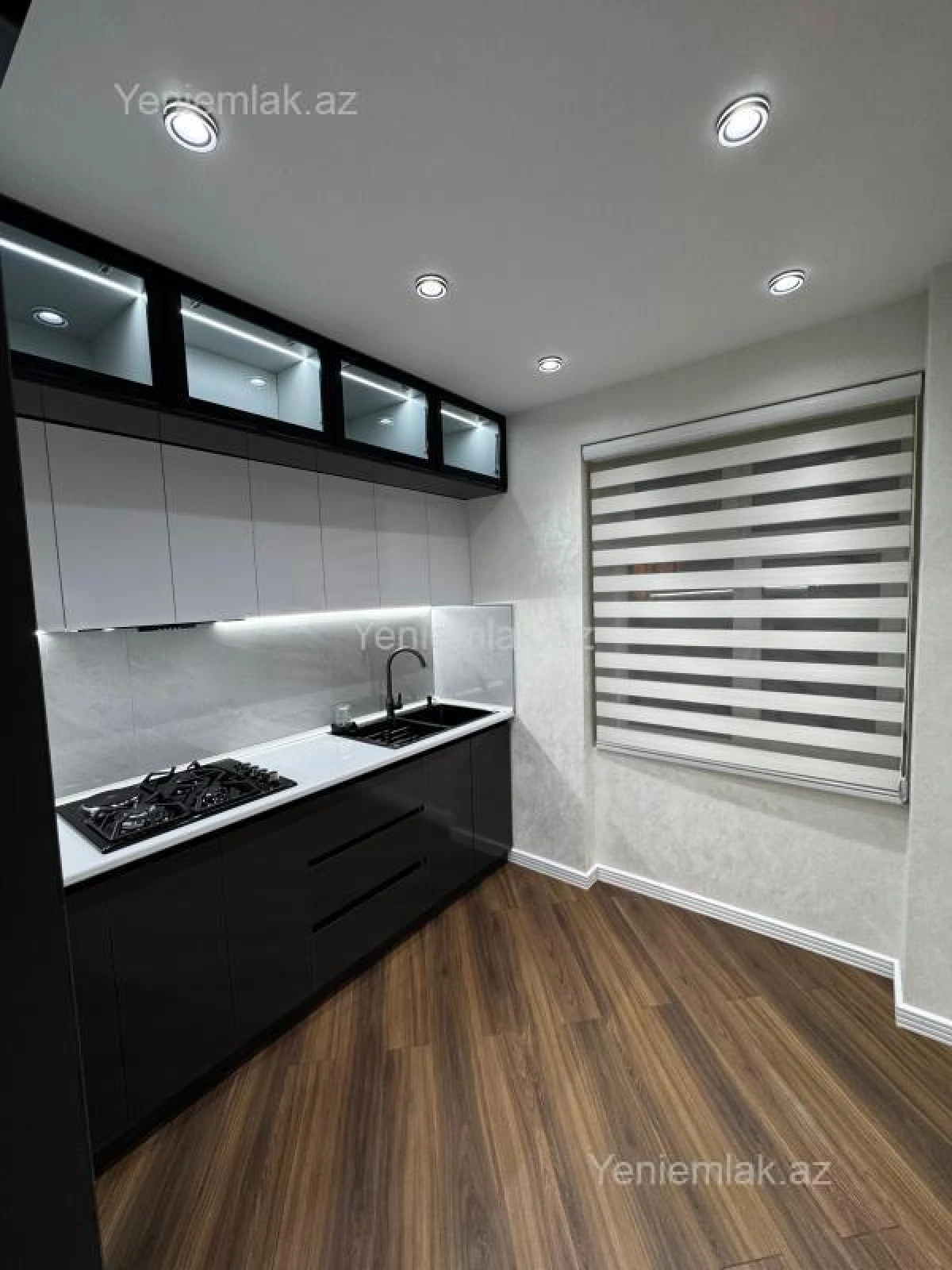 Satılır 2 otaqlı köhnə tikili 65 m²